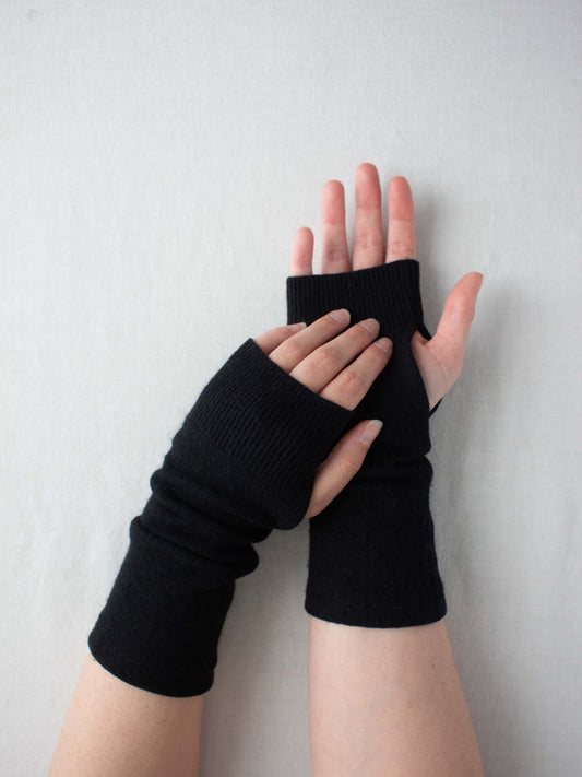 Recycled cashmere hand warmers
