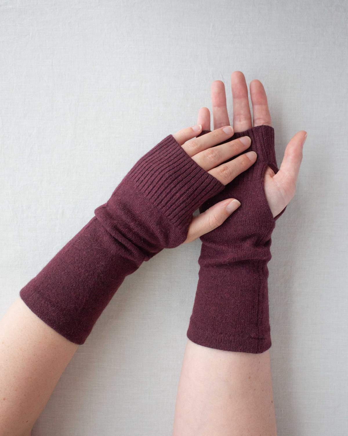 Mono Beanie Hat & Fingerless Gloves Set