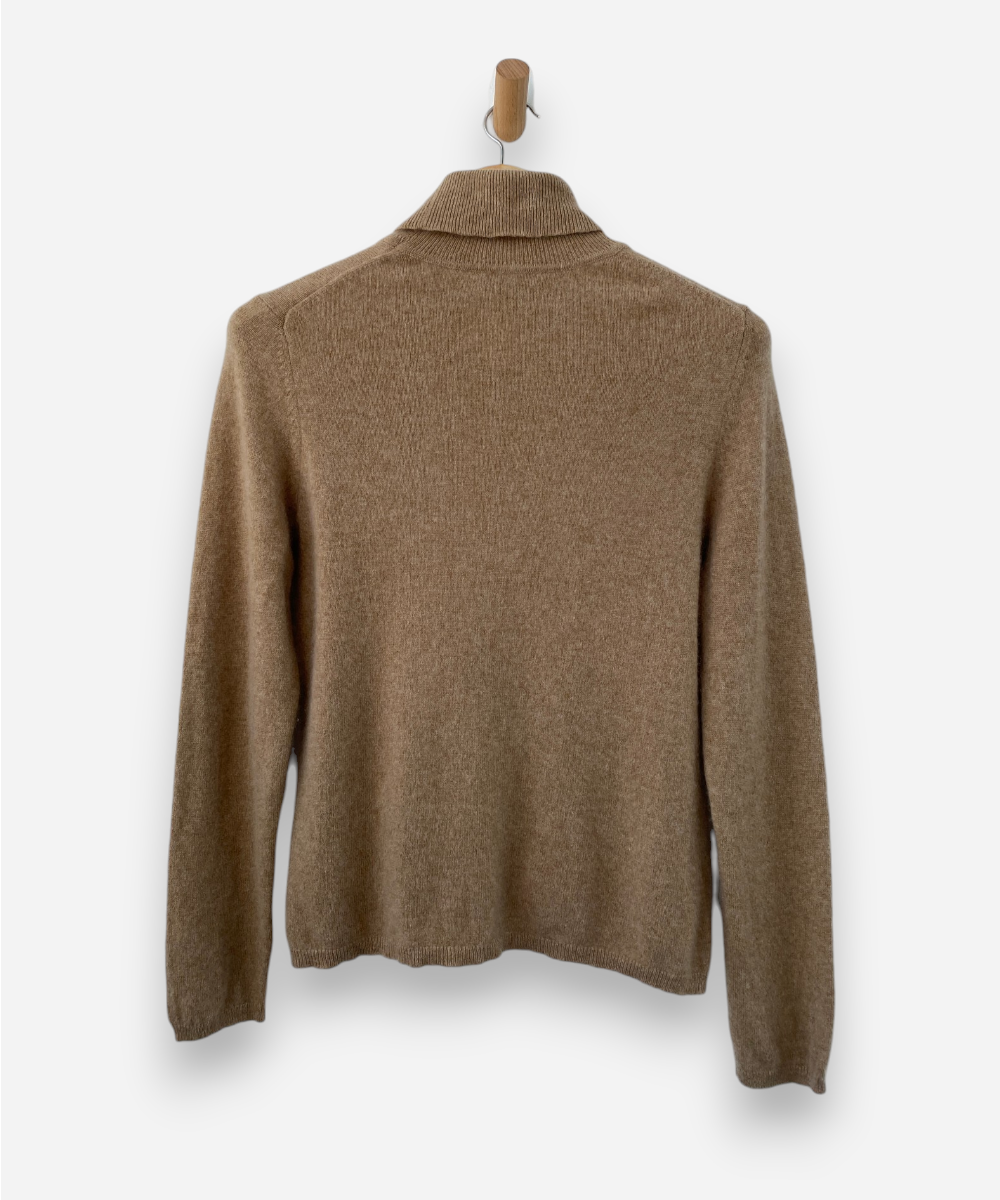 Secondhand cashmere jumper