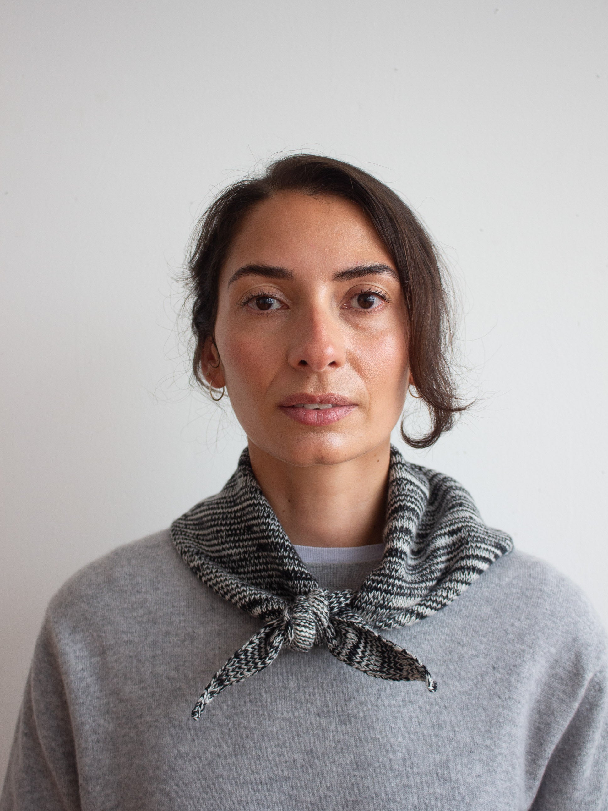 Re-knitted pure cashmere neckerchief