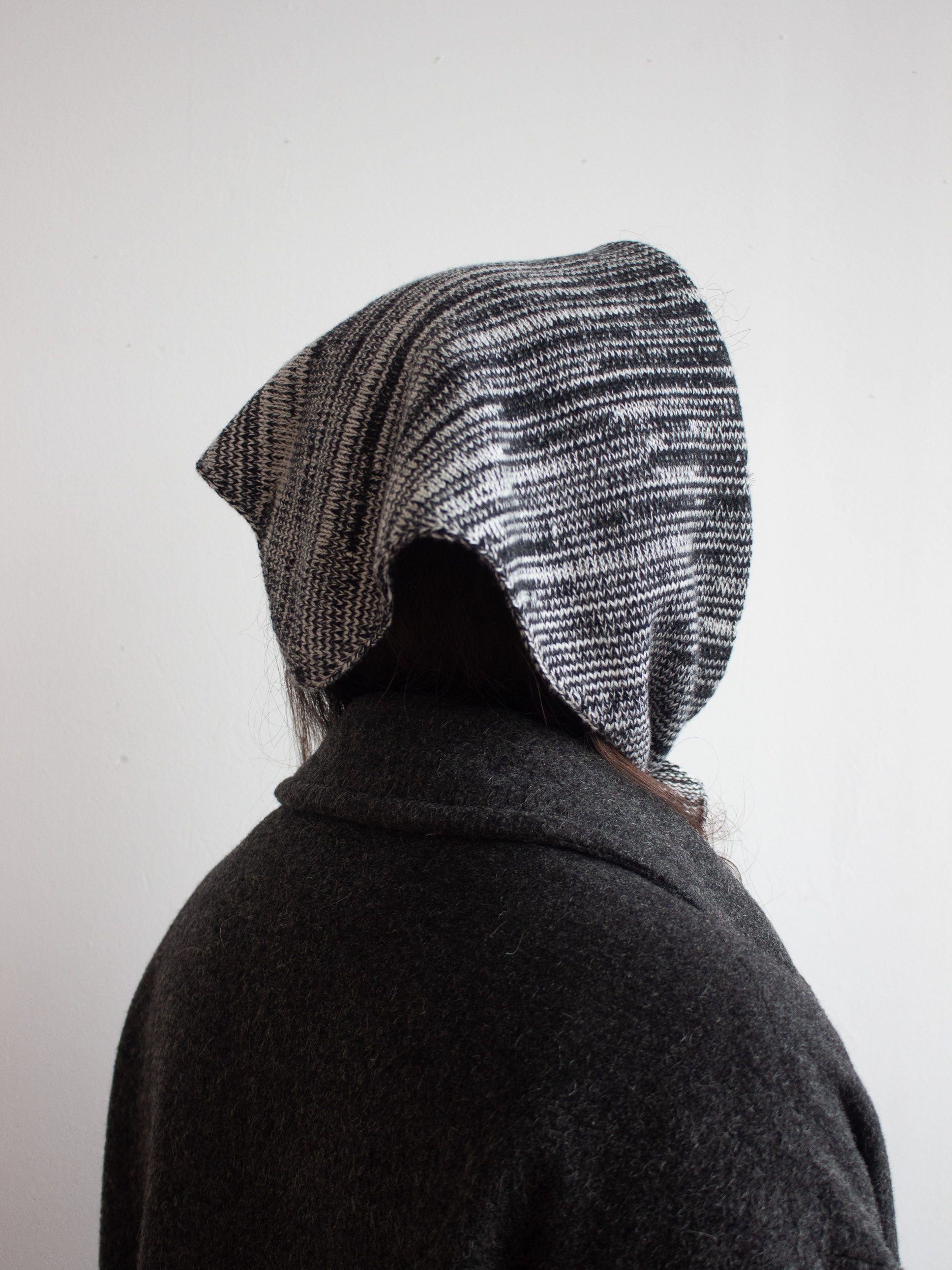 Re-knitted pure cashmere neckerchief