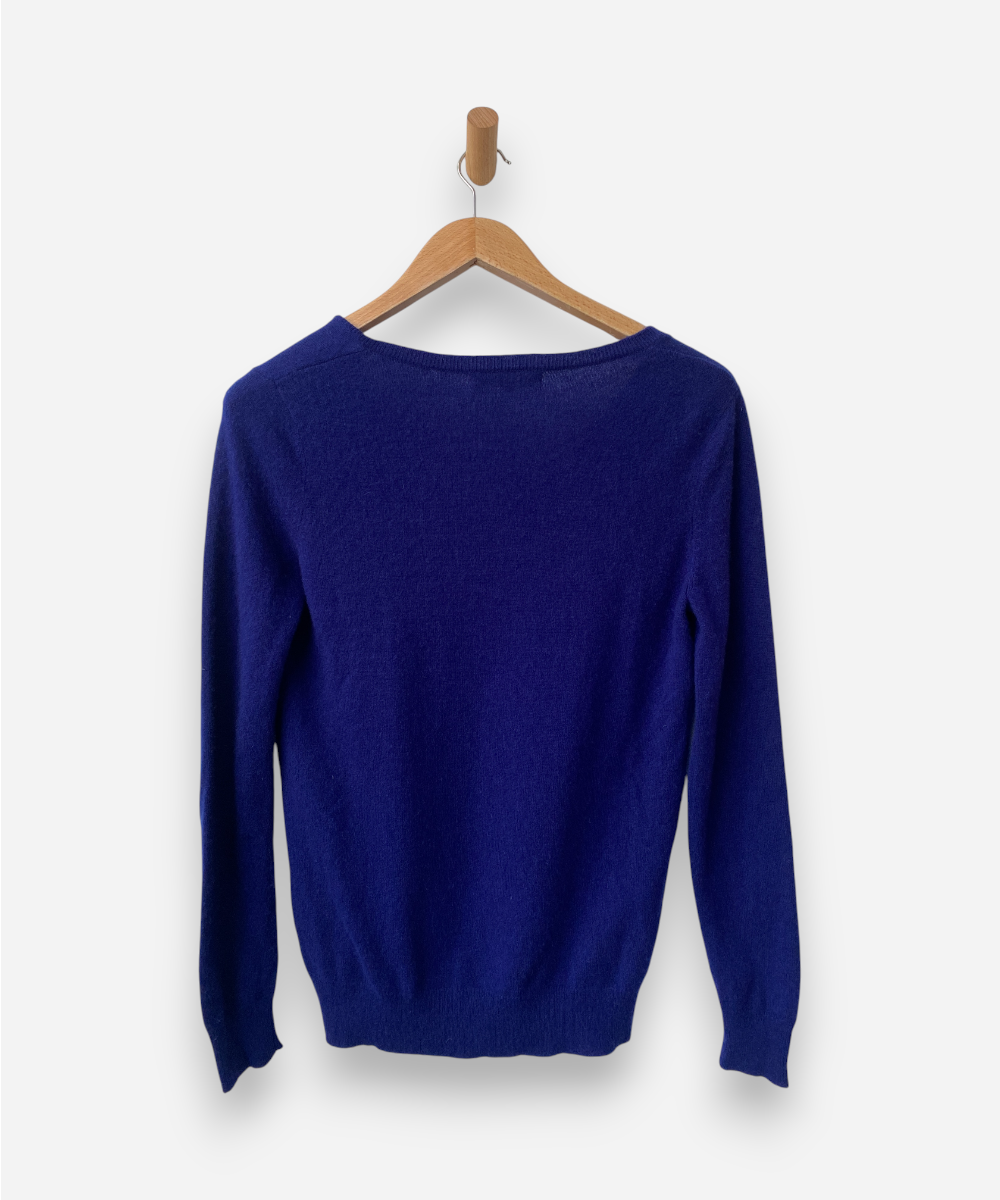 Secondhand cashmere jumper
