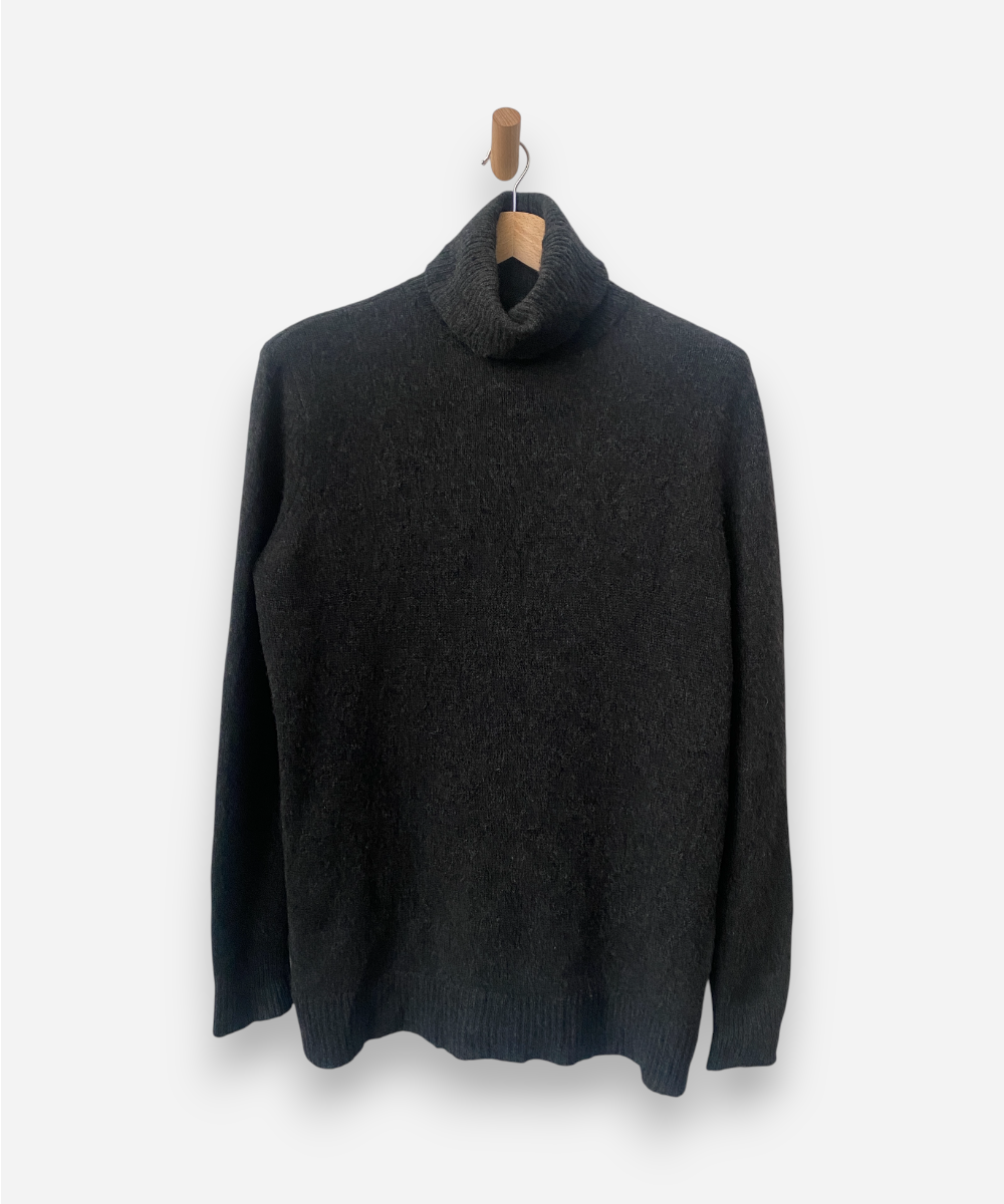 Secondhand cashmere jumper