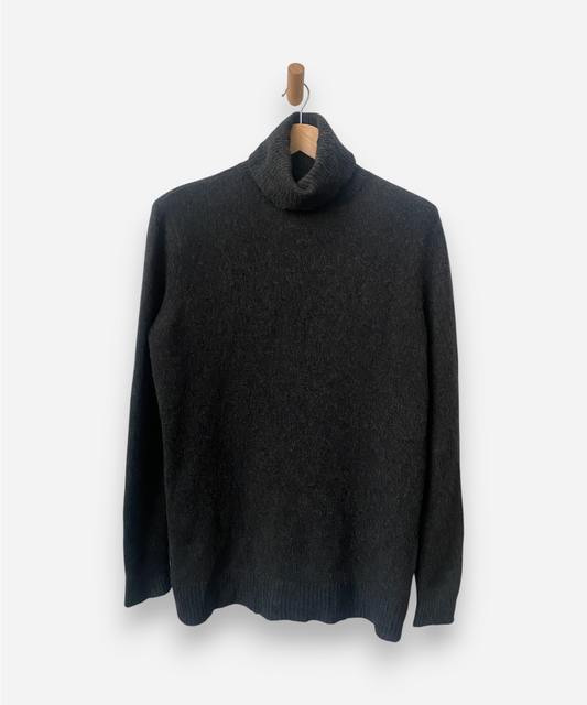 Secondhand cashmere jumper