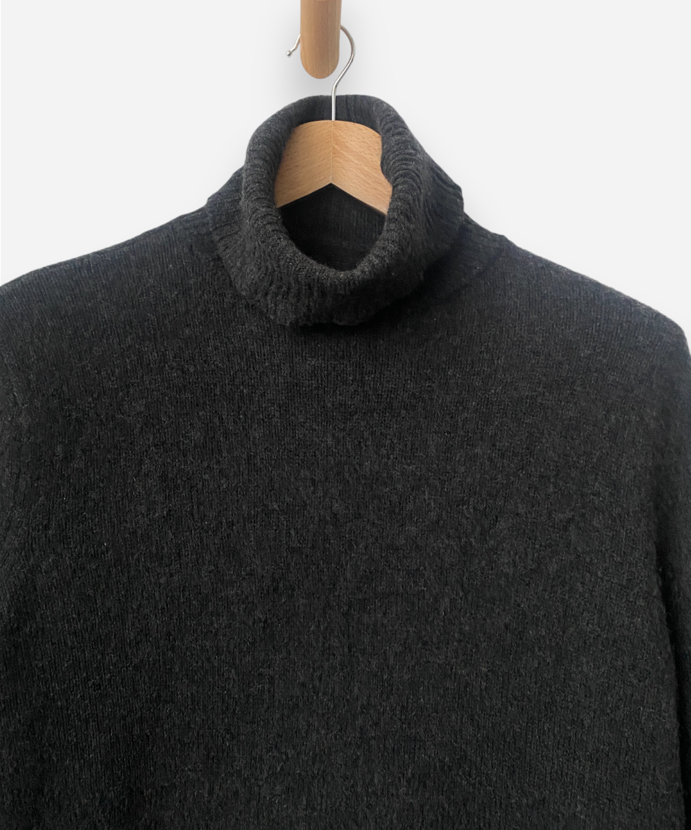 Secondhand cashmere jumper