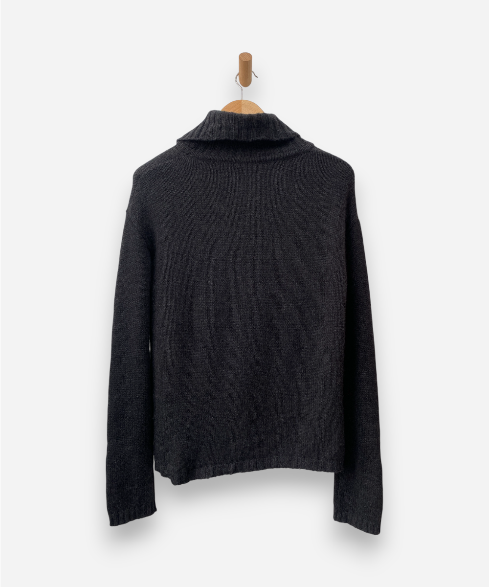 Secondhand cashmere jumper