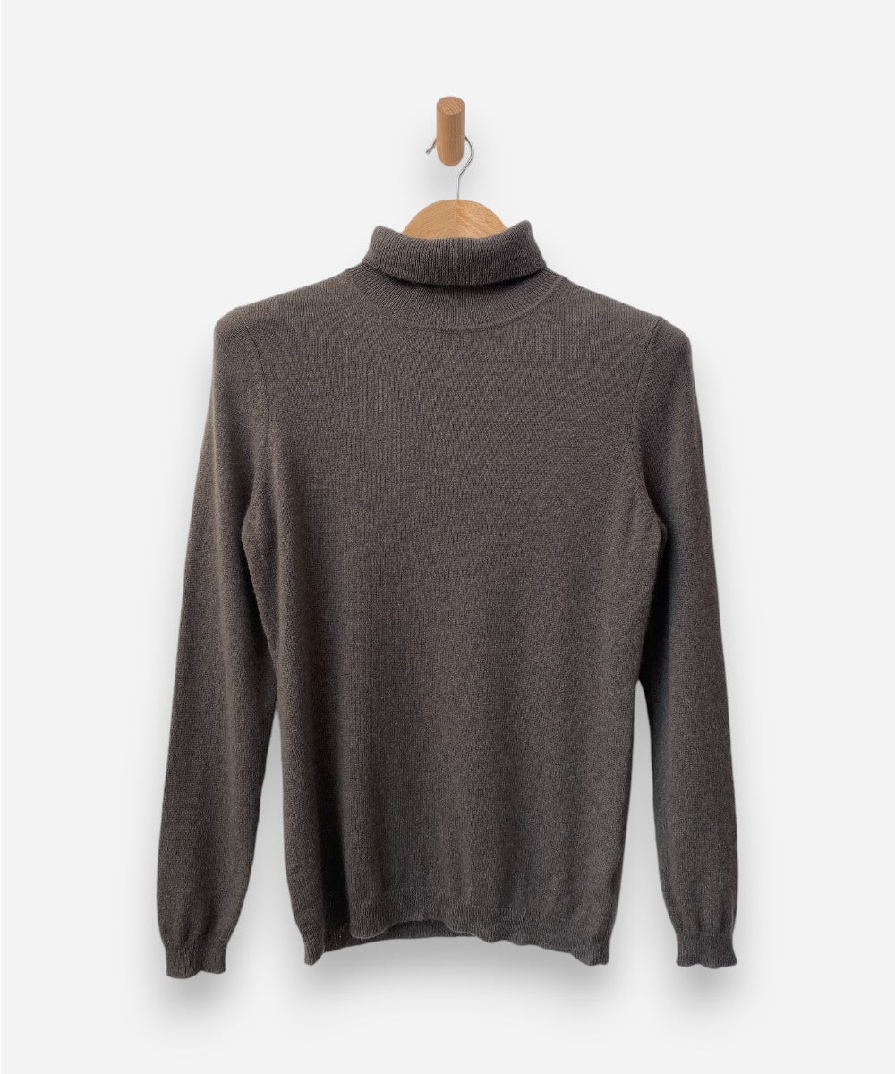 Secondhand cashmere jumper