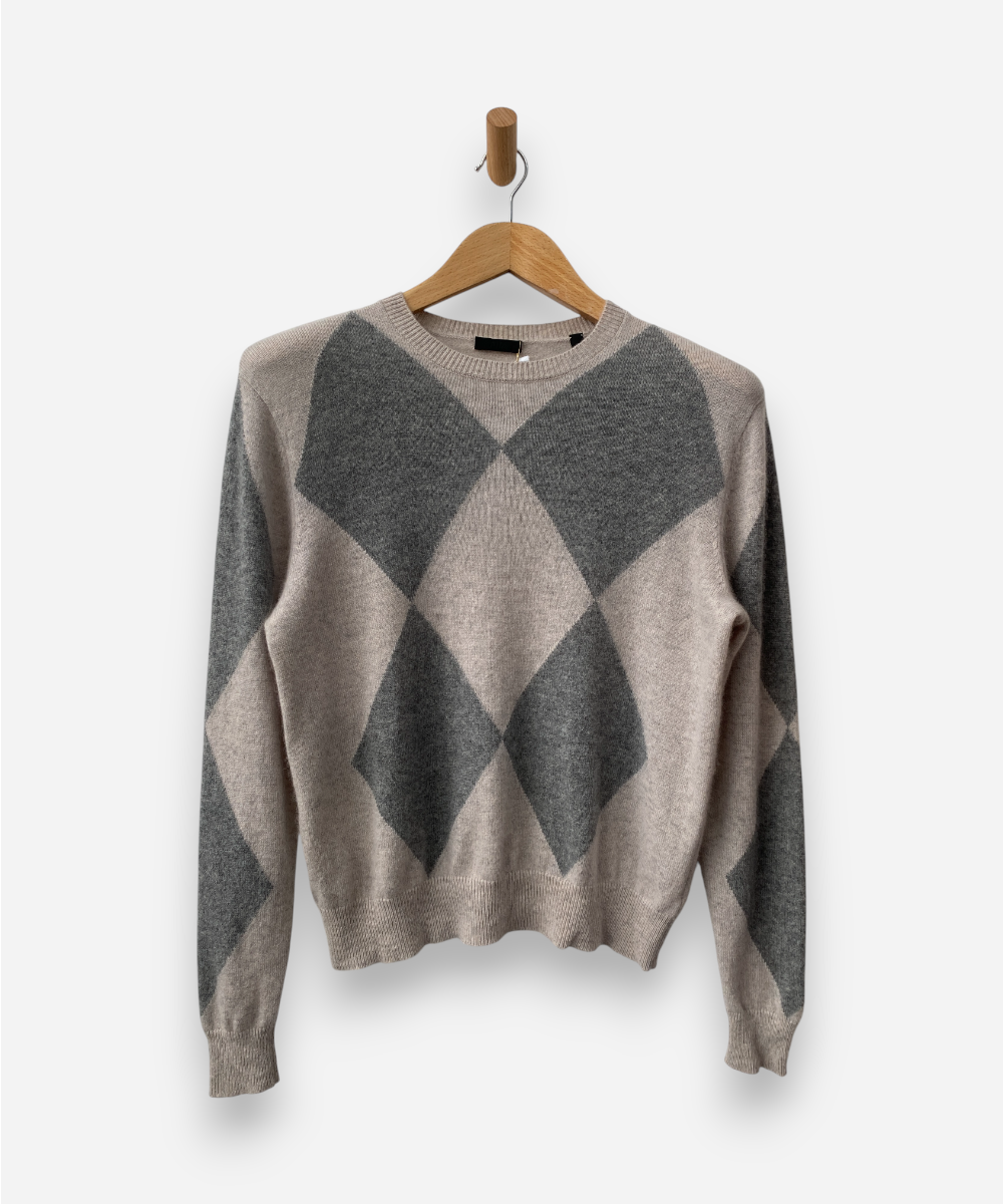 Secondhand cashmere jumper