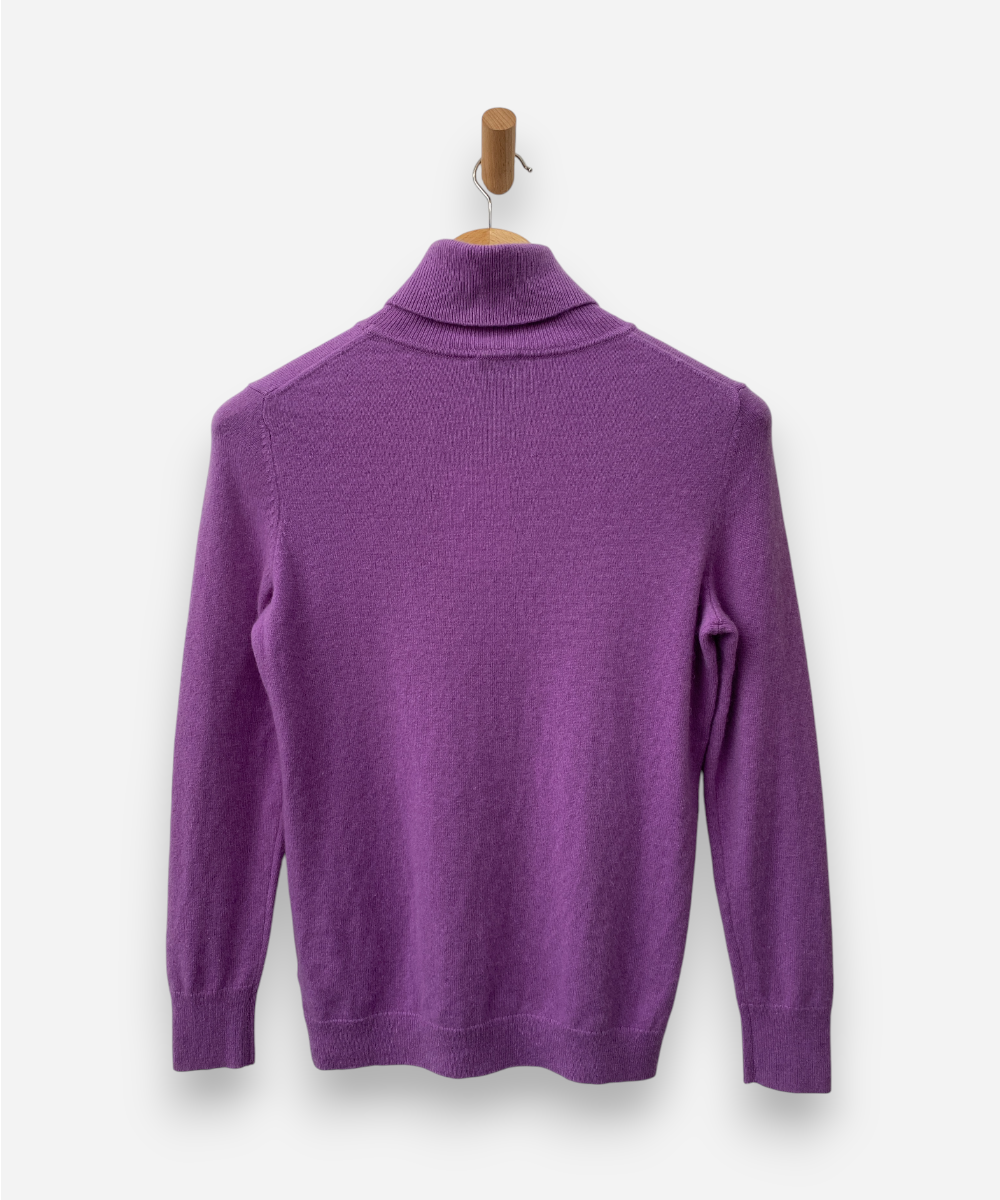 Secondhand cashmere jumper