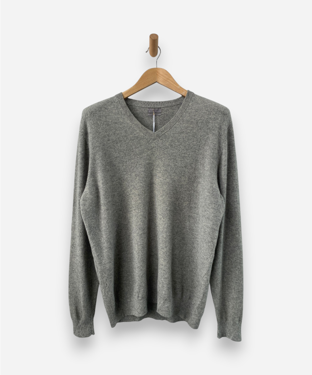 Light Grey Cashmere V Neck Jumper by Et Cote Inglis