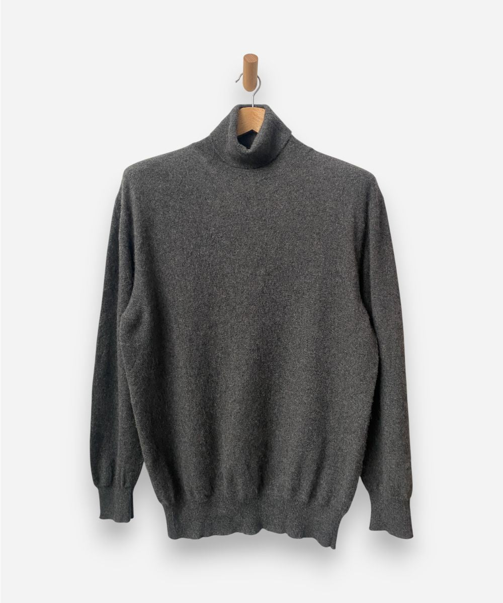 Secondhand cashmere jumper