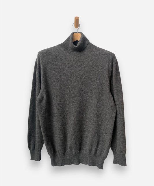 Secondhand cashmere jumper