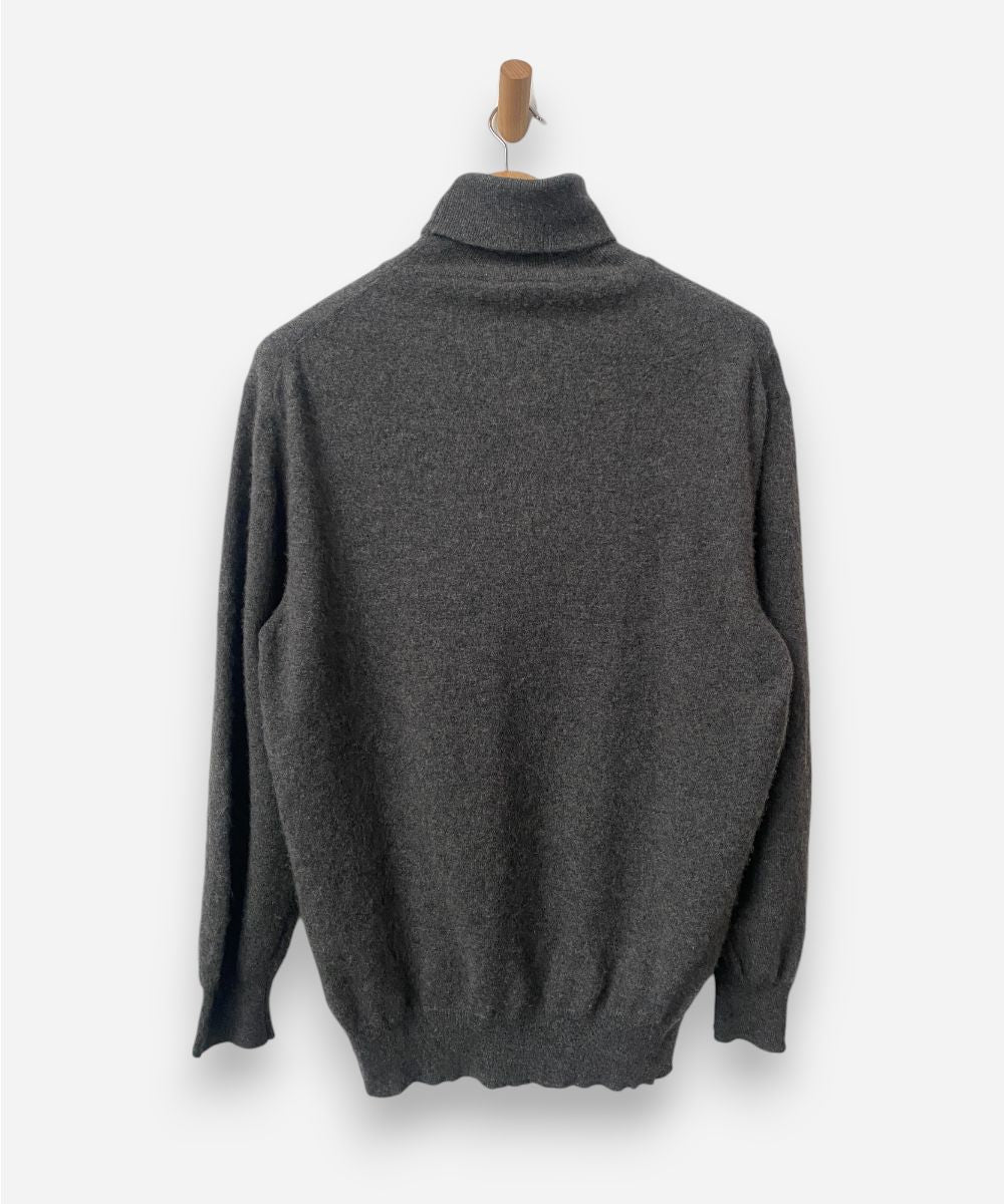 Secondhand cashmere jumper