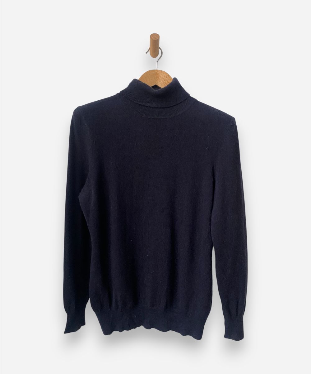 Secondhand cashmere jumper