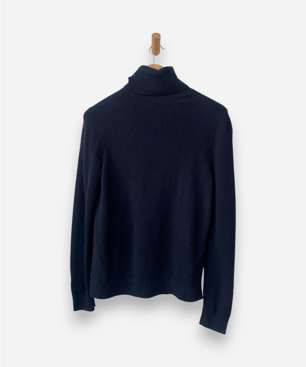 Secondhand cashmere jumper