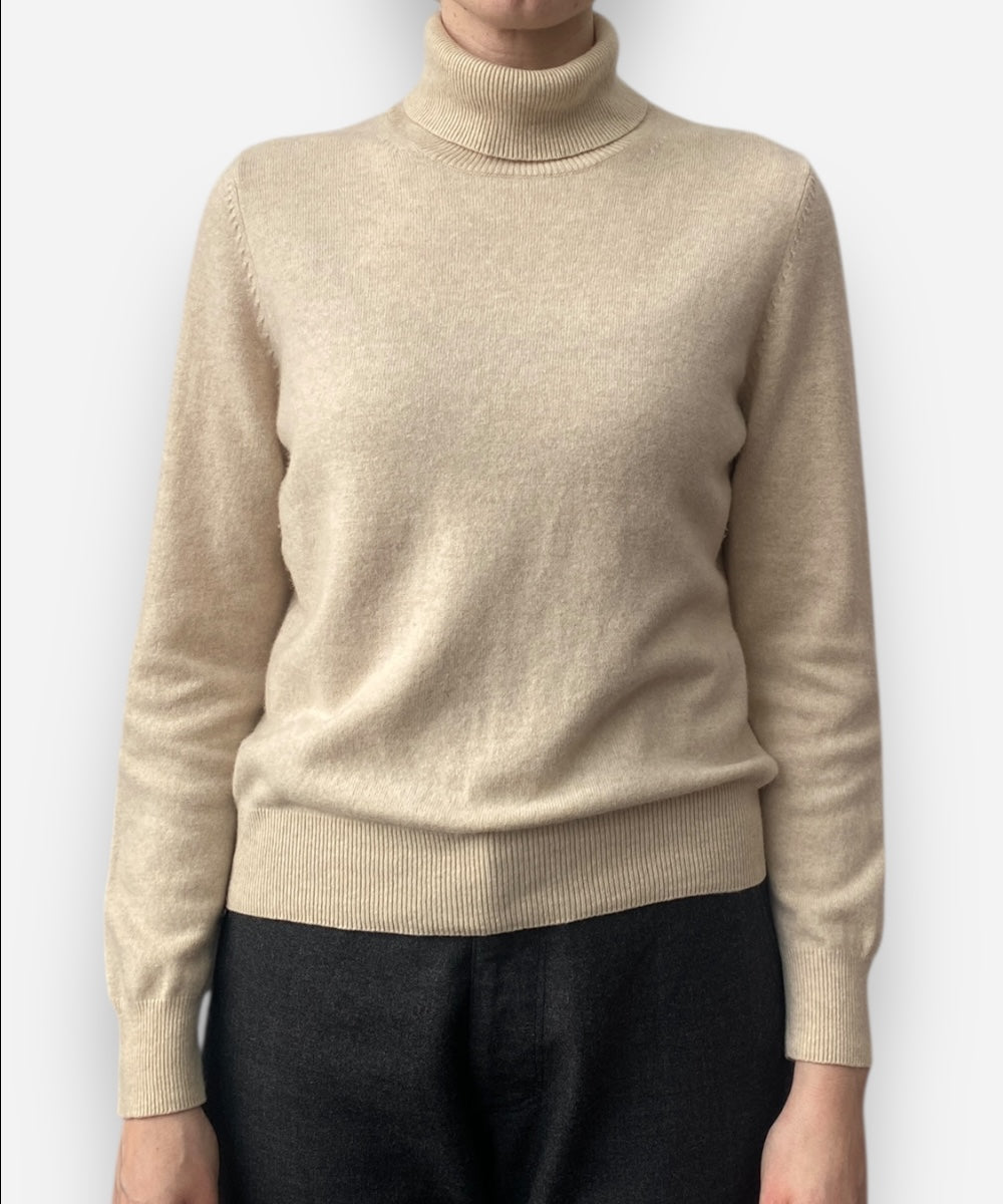 Secondhand cashmere jumper