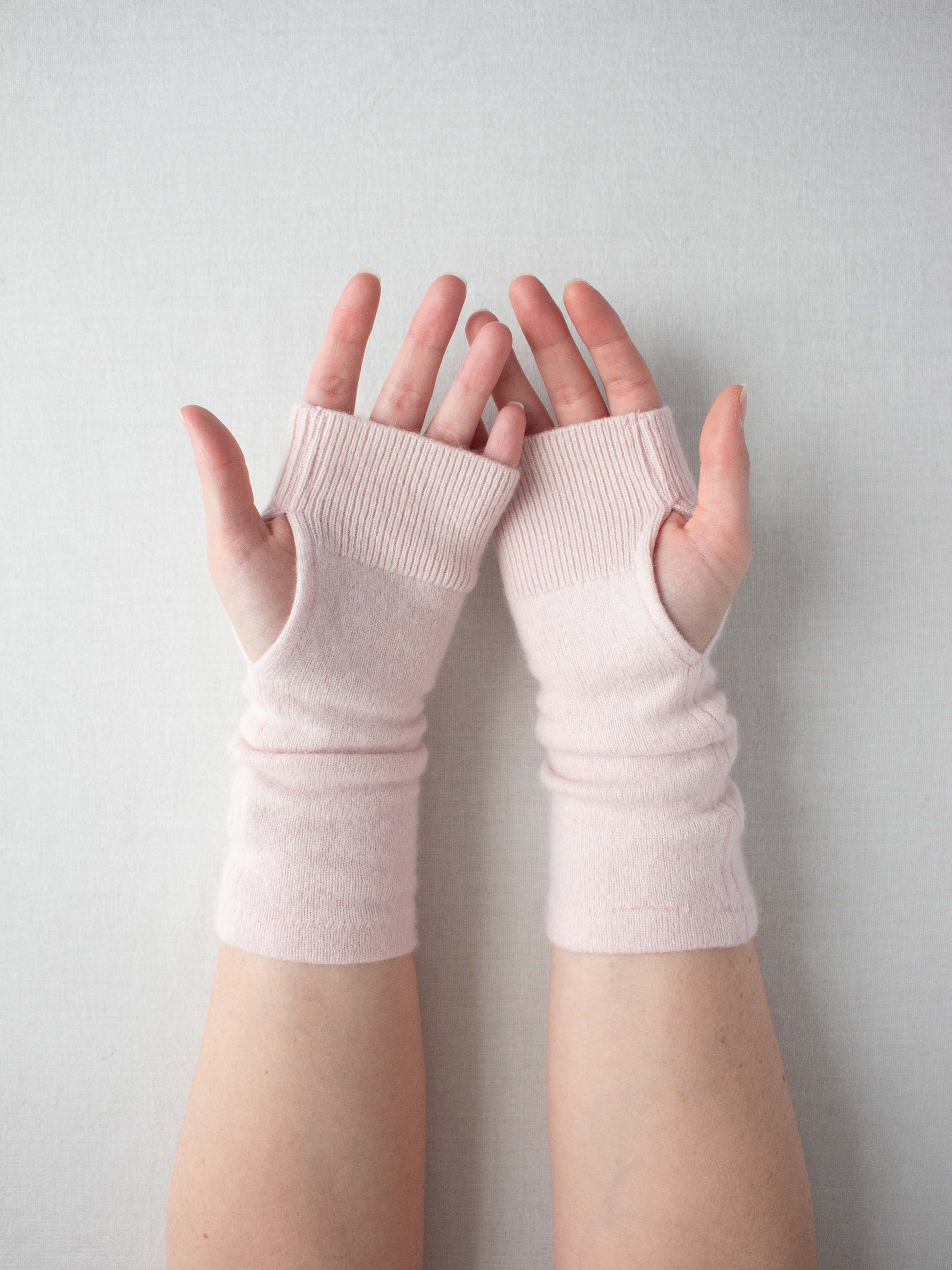 Recycled cashmere hand warmers