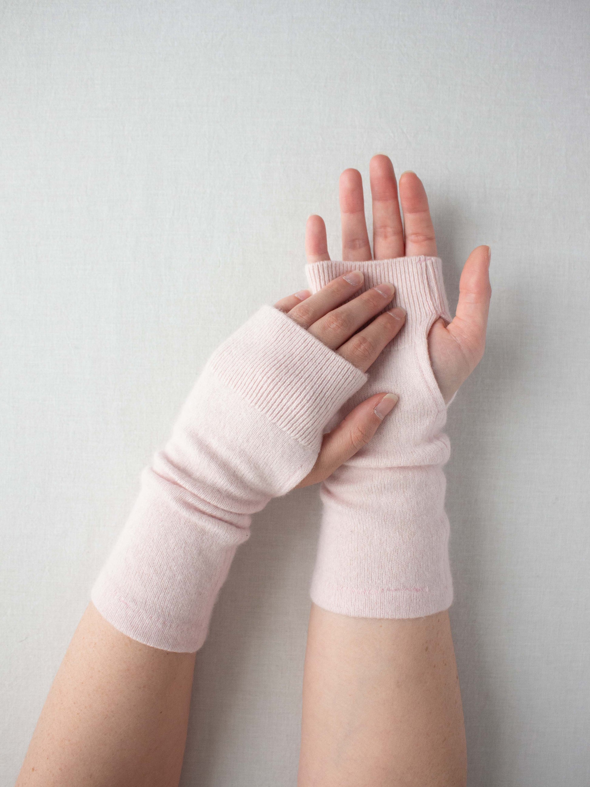 Recycled cashmere hand warmers