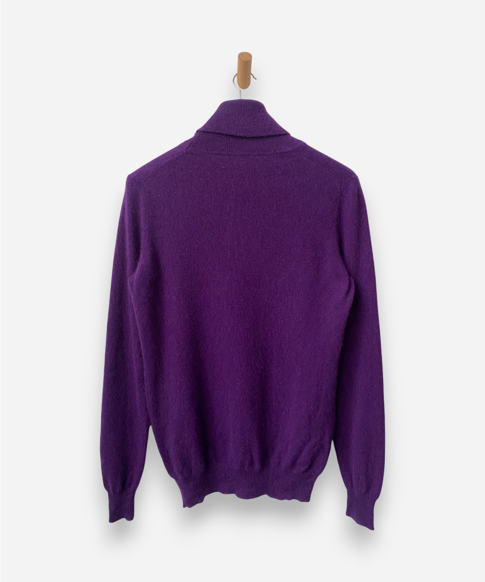 Secondhand cashmere jumper