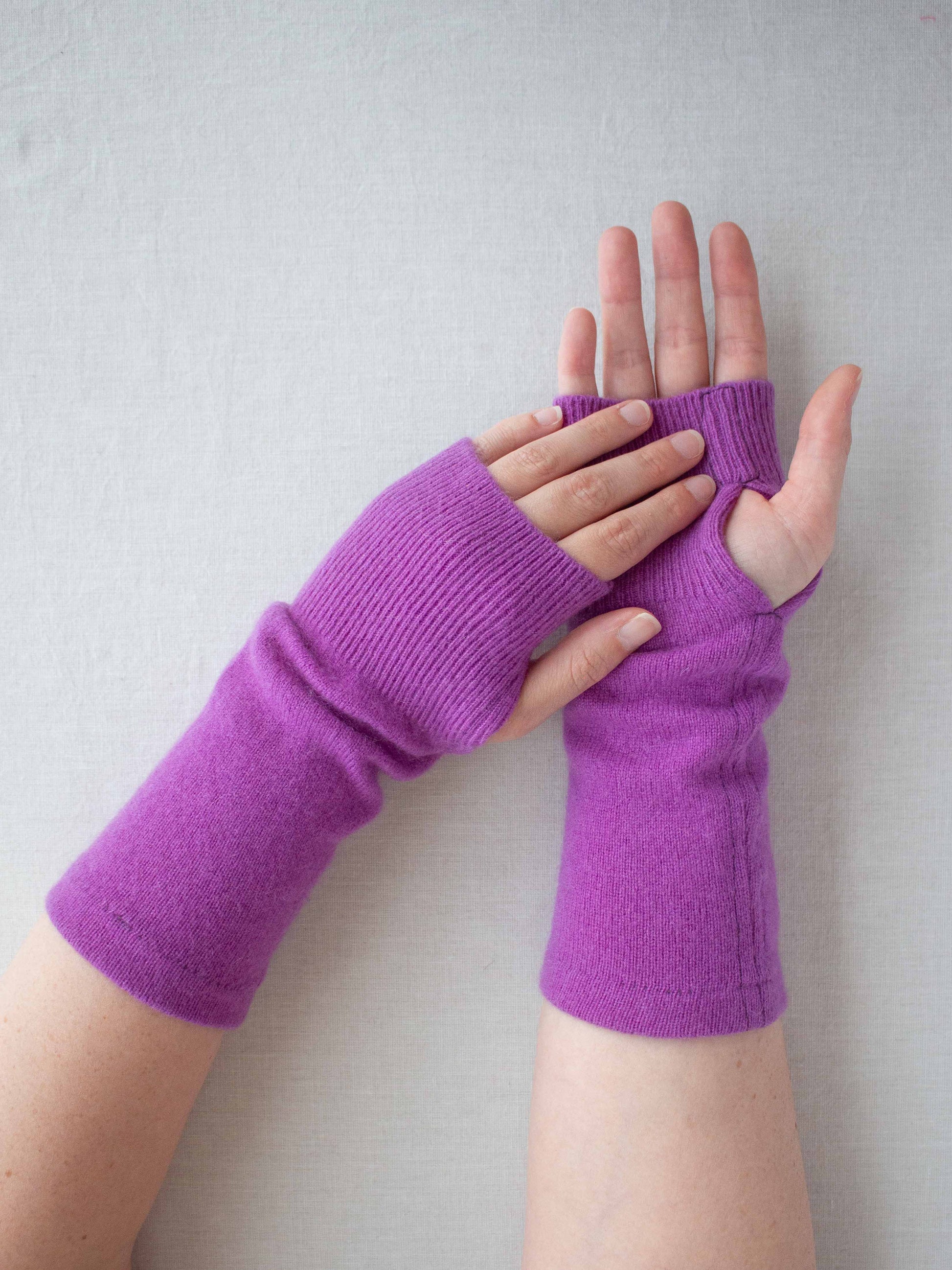 Recycled cashmere hand warmers