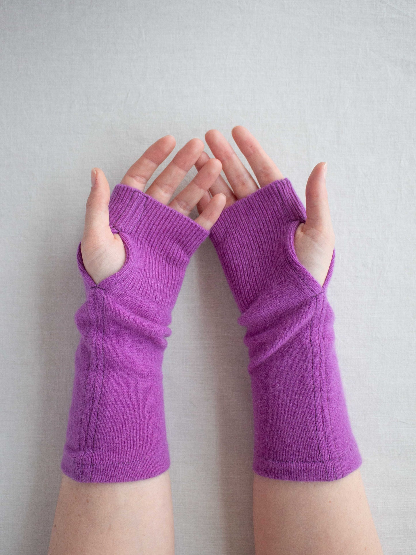 Recycled cashmere hand warmers
