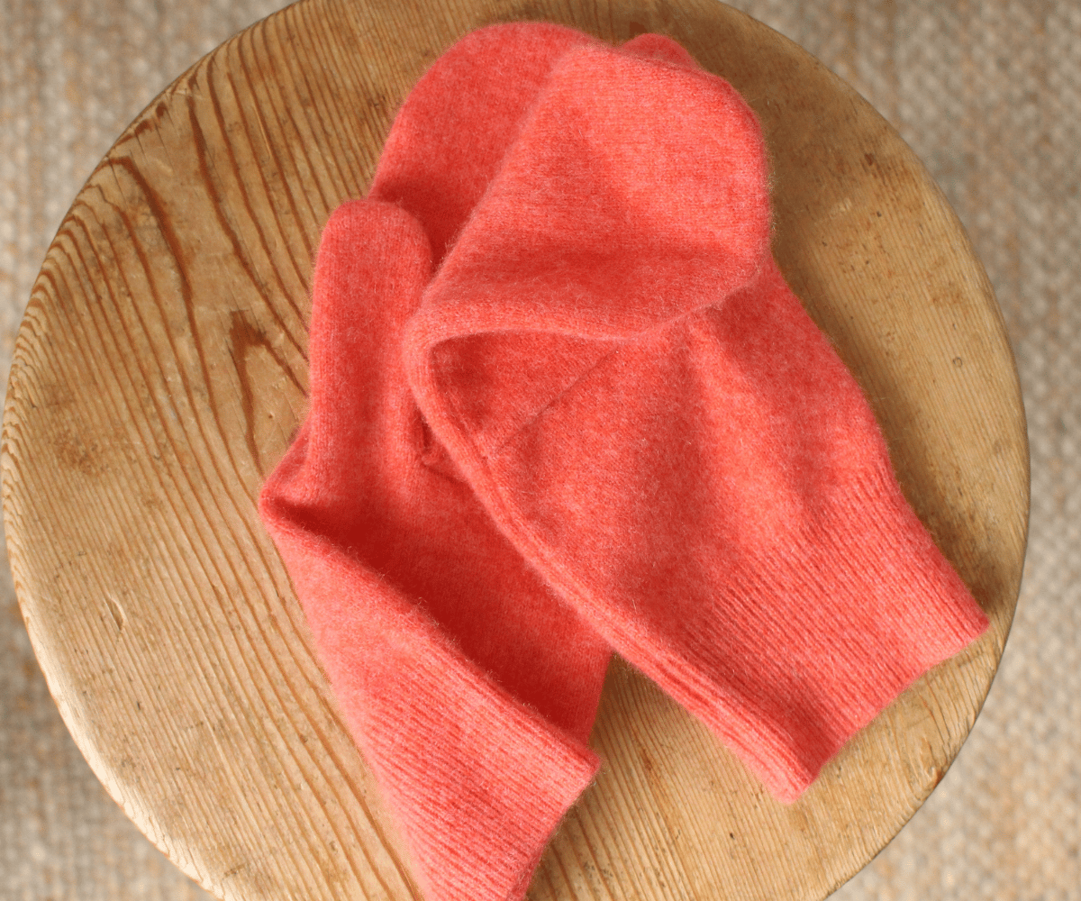 Reclaimed cashmere mittens